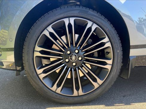New 2026 Land Rover Range Rover Velar Dynamic SE image 11