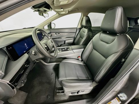 Used 2025 Nissan Murano SV AWD/4WD image 13