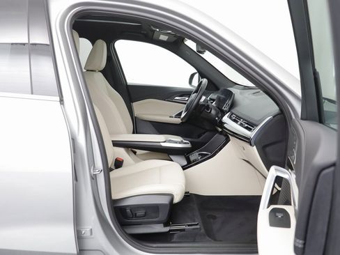 Certified 2025 BMW X1 xDrive28i w/ Technology Package image 17