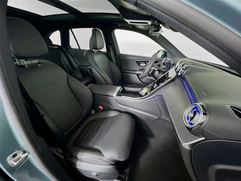 Certified 2025 Mercedes-Benz GLC 300 4MATIC image 24