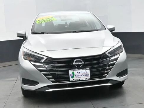 Used 2025 Nissan Versa SV FWD image 3