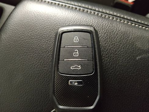 Used 2019 Ford Escape SE FWD image 32