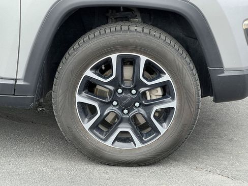 Used 2019 Jeep Compass Trailhawk AWD/4WD image 16