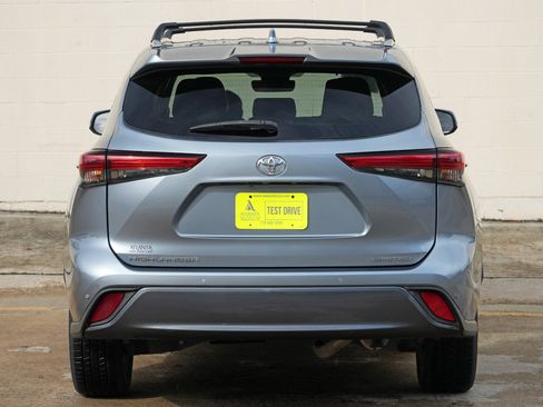 Used 2020 Toyota Highlander Limited FWD image 52