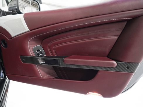 Used 2009 Aston Martin DBS Coupe RWD image 18