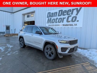 Used 2023 Jeep Grand Cherokee Altitude