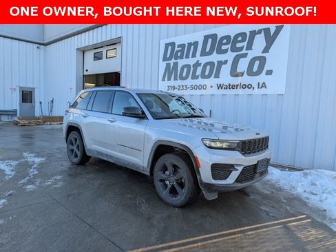 Used 2023 Jeep Grand Cherokee Altitude image 1