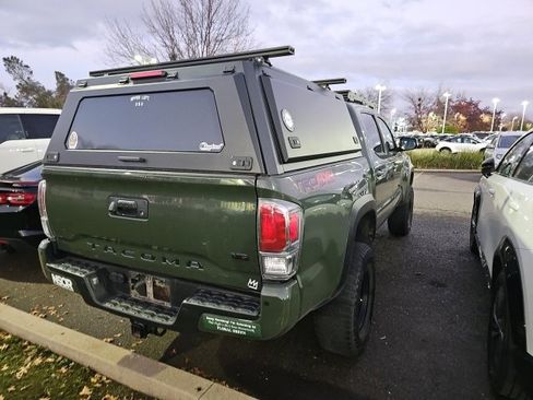 Used 2022 Toyota Tacoma TRD Off-Road image 4