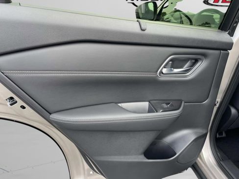 New 2026 Nissan Rogue Platinum AWD/4WD image 13