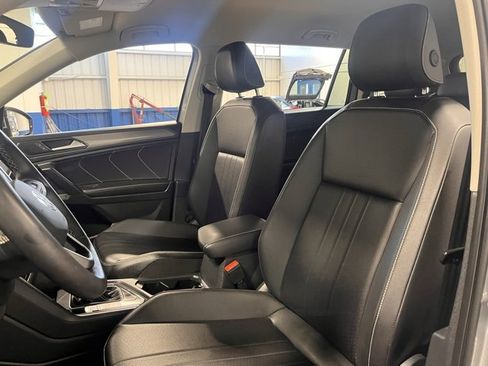Used 2024 Volkswagen Tiguan SE image 22