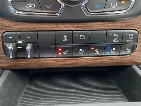 Used 2014 RAM 1500 Laramie w/ Convenience Group image 34