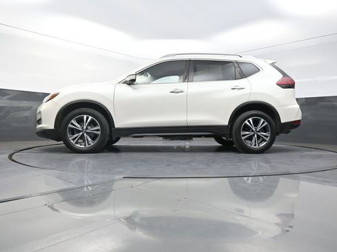 Used 2019 Nissan Rogue SV w/ Premium Package image 26