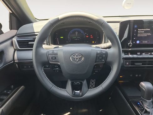 Used 2026 Toyota Camry SE w/ Convenience Package FWD image 12