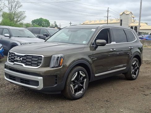 Certified 2024 Kia Telluride S w/ S Sunroof Package FWD image 3