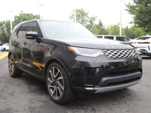 New 2025 Land Rover Discovery S image 9