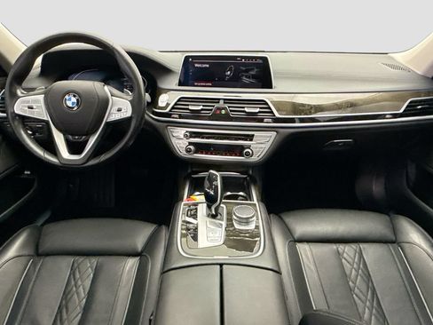 Used 2020 BMW 740i w/ Premium Package RWD image 13