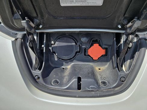 Used 2017 Nissan Leaf S w/ Charge Package image 34