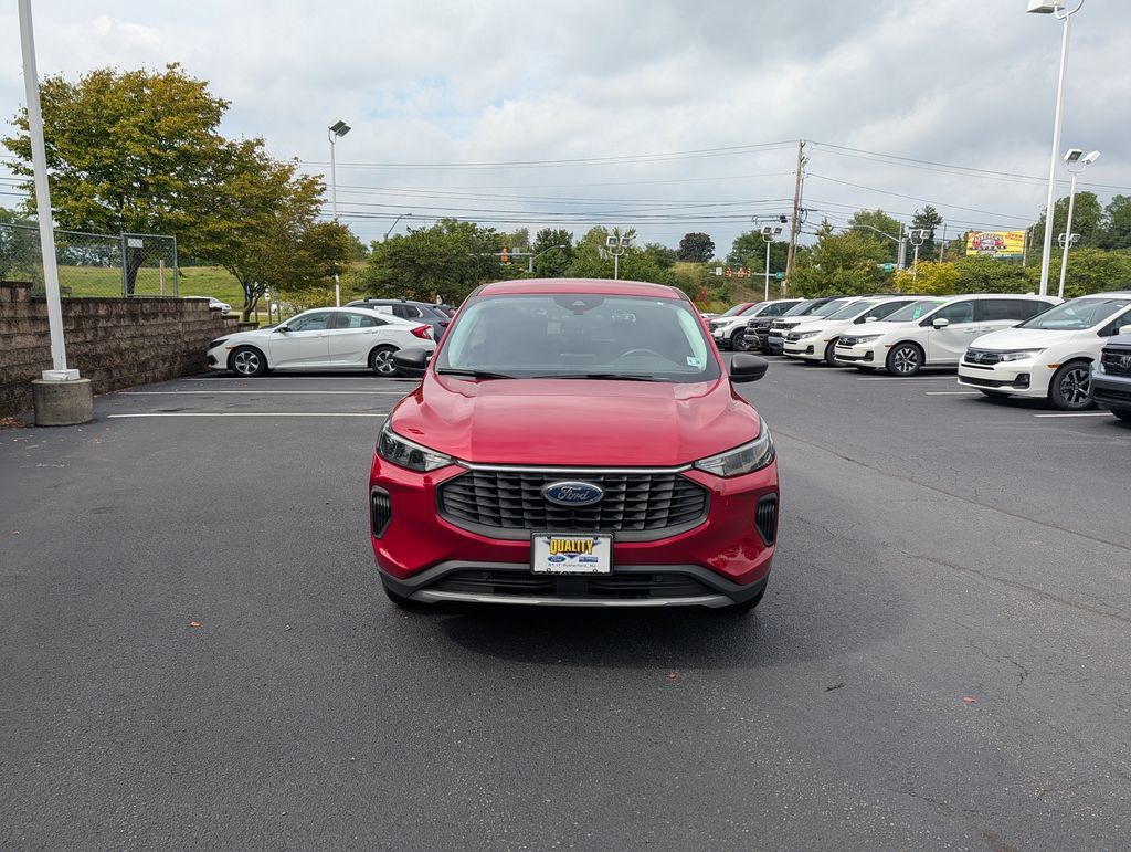 Used 2023 Ford Escape Active AWD/4WD image 3