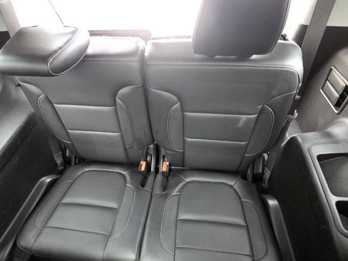 Used 2017 GMC Acadia SLT w/ LPO, Floor Liner Package AWD/4WD image 34