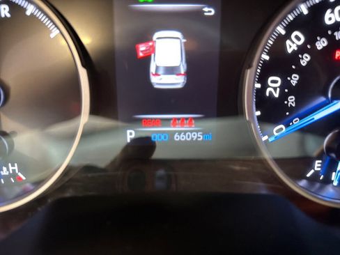 Used 2020 Toyota RAV4 LE AWD/4WD image 17