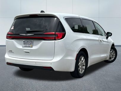 Used 2023 Chrysler Pacifica Touring-L