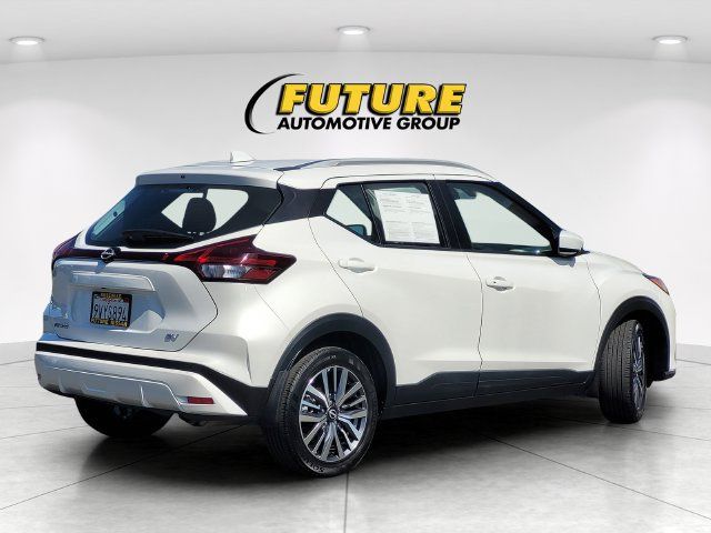 Certified 2023 Nissan Kicks SV FWD image 4