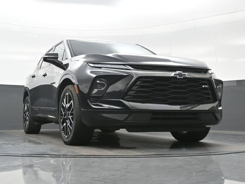 Used 2023 Chevrolet Blazer RS w/ Driver Confidence II Package image 34