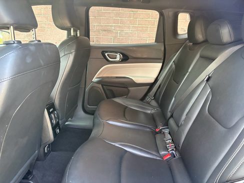 Used 2025 Jeep Compass Limited AWD/4WD image 16