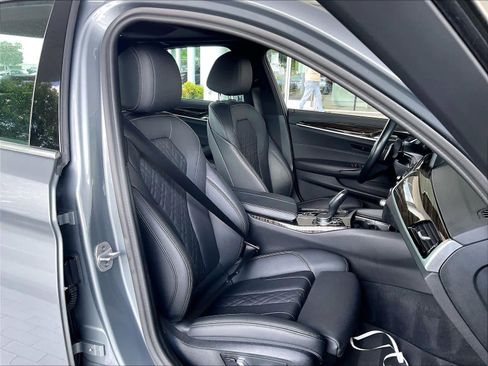 Used 2023 BMW 530e w/ Convenience Package RWD image 10