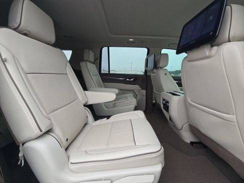 Used 2021 GMC Yukon XL Denali w/ Denali Premium Package image 17