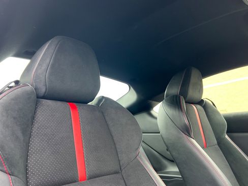 Used 2024 Subaru BRZ Limited image 16