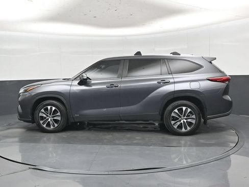 Used 2023 Toyota Highlander XLE AWD/4WD image 37