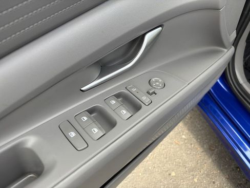 Used 2024 Hyundai Elantra SEL image 24