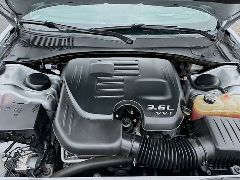 Used 2021 Chrysler 300 Touring w/ Sport Appearance Package image 29