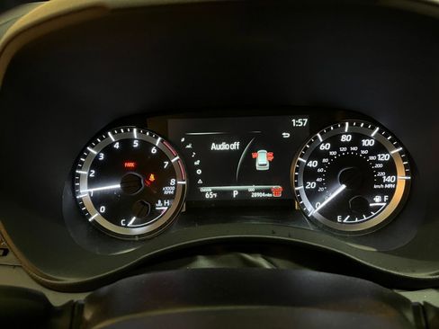 Used 2025 Toyota Highlander LE FWD image 42