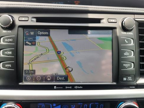 Used 2019 Toyota Highlander XLE FWD image 16