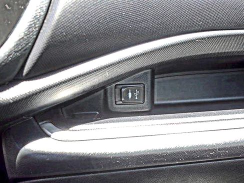 Used 2015 Toyota Prius C Two FWD image 19