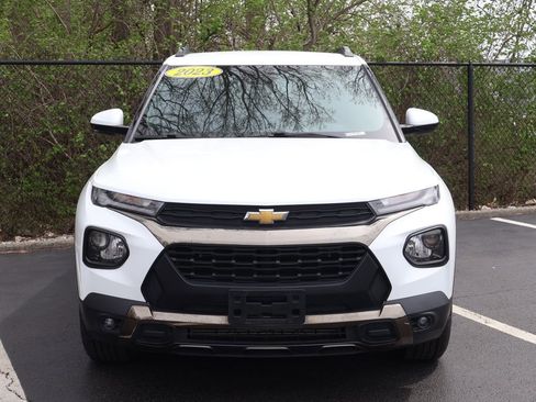 Used 2023 Chevrolet TrailBlazer ACTIV w/ Convenience Package FWD image 2