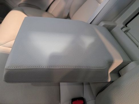 Used 2023 Volvo XC60 B5 Plus w/ Climate Package image 27