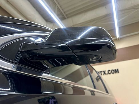 Used 2020 GMC Yukon XL Denali image 17