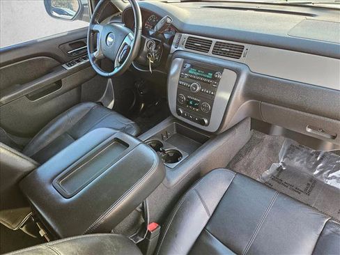 Used 2011 Chevrolet Avalanche LT w/ Suspension Package, Off-Road RWD image 25