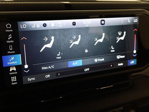 Used 2025 Jeep Wrangler Unlimited Sahara AWD/4WD image 41