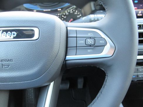 New 2026 Jeep Compass Latitude AWD/4WD image 24