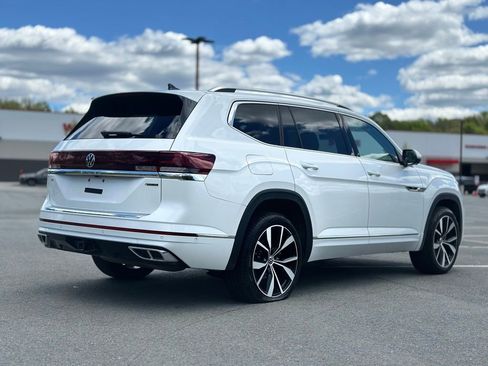 Used 2024 Volkswagen Atlas SEL Premium R-Line AWD/4WD image 5