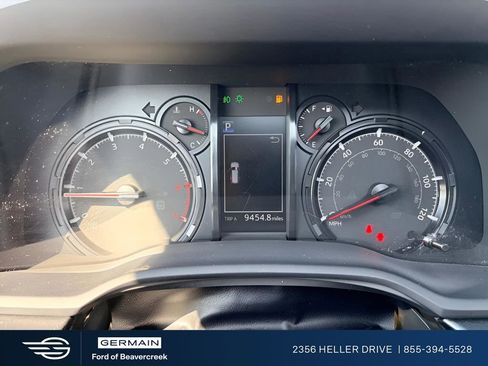 Used 2021 Toyota 4Runner SR5 Premium w/ Moonroof Package AWD/4WD image 16