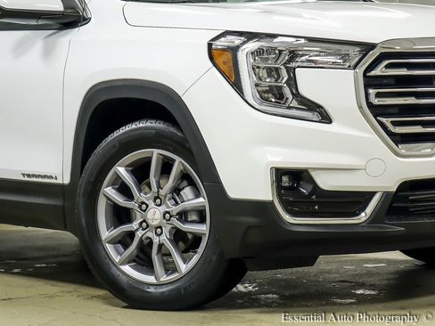 Used 2022 GMC Terrain SLT image 4