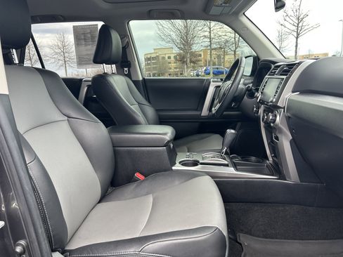 Used 2022 Toyota 4Runner SR5 Premium image 31