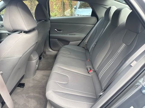 Certified 2025 Hyundai Elantra Sport image 25