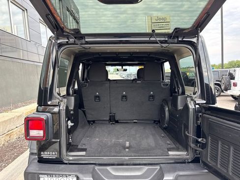 Used 2022 Jeep Wrangler Unlimited Sport AWD/4WD image 5