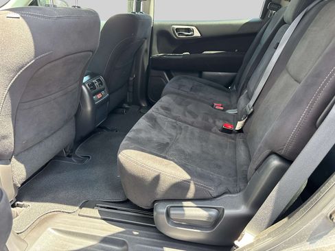 Used 2015 Nissan Pathfinder SV AWD/4WD image 6
